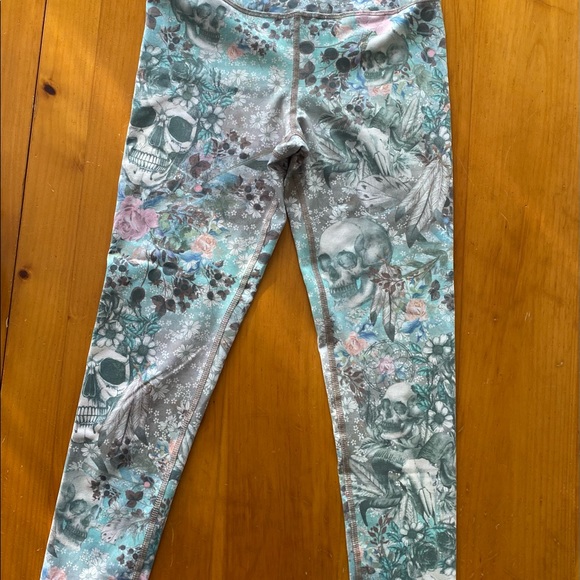 Woman’s workout leggings size S with skeleton pattern by Evolution And Creation - Picture 2 of 8